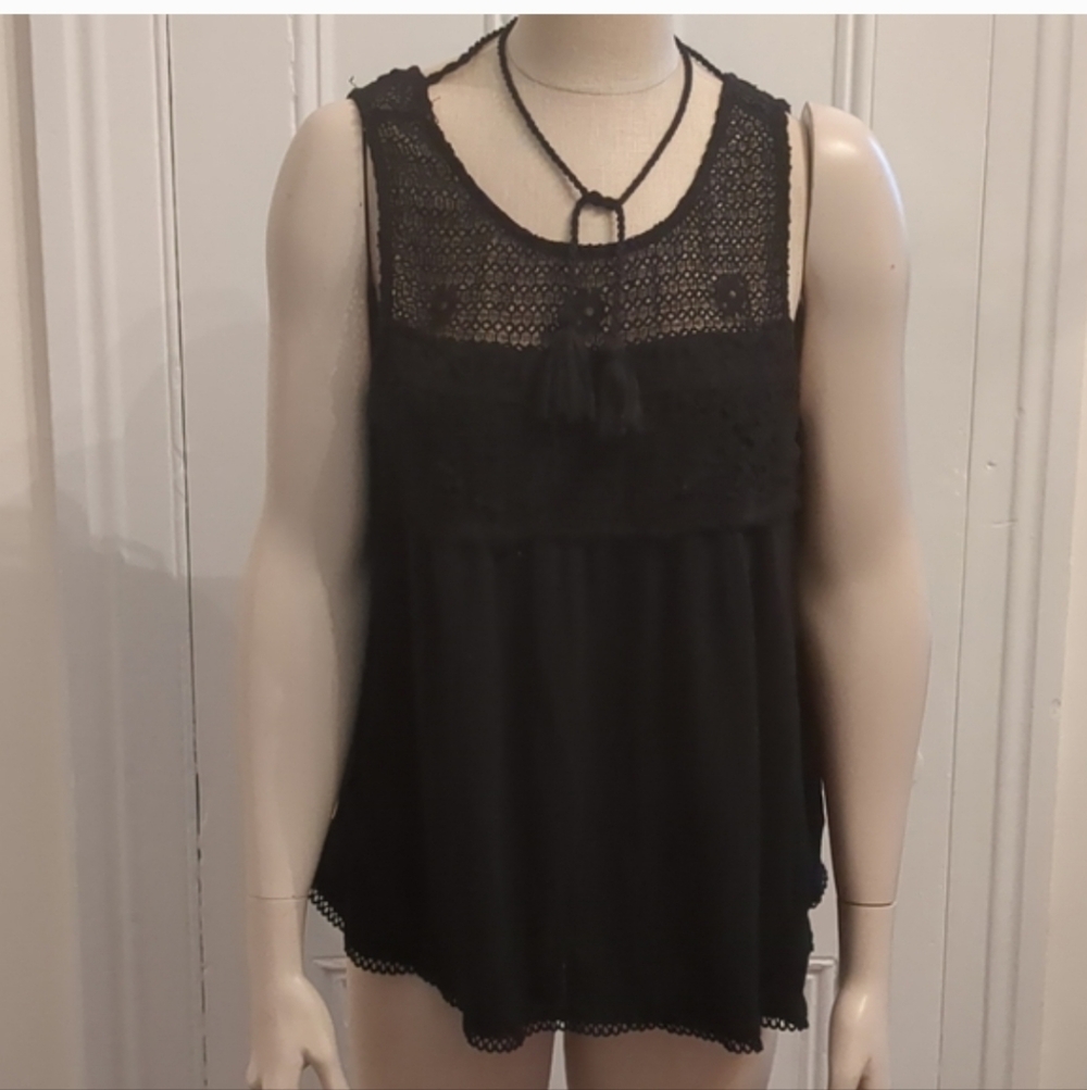 3/$13 Knox Rose Black Sheer and Tassel Tank Large